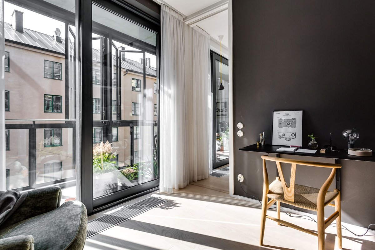 Кабинет лофт с панорамными окнами