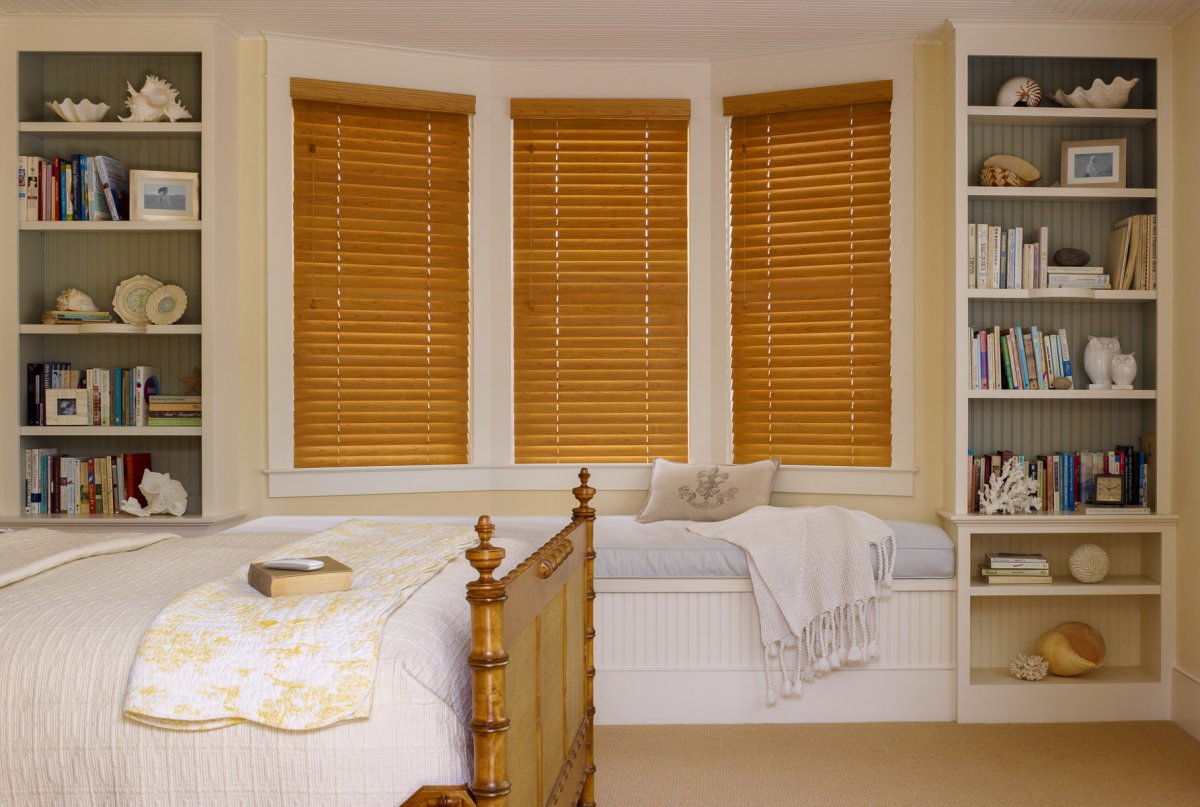 Деревянные жалюзи для беседки