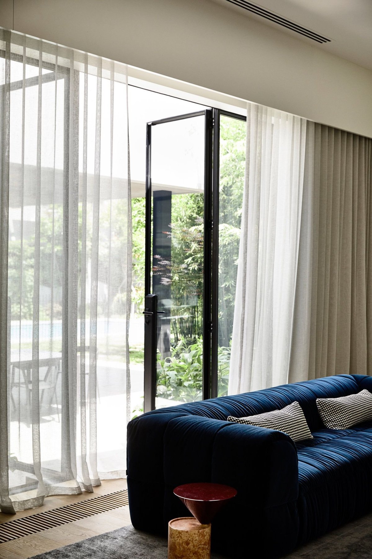 Шторы на панорамные окна