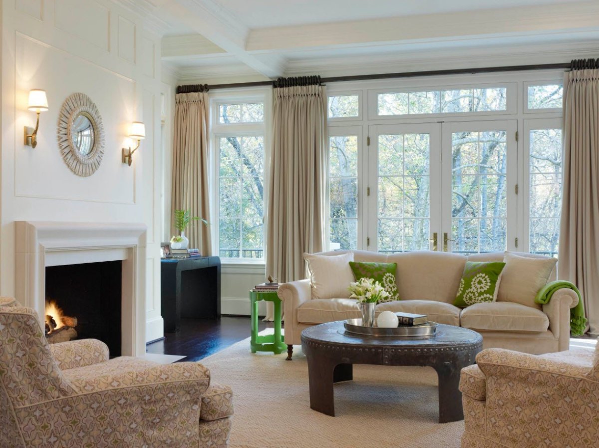 Интерьер окна в гостиной