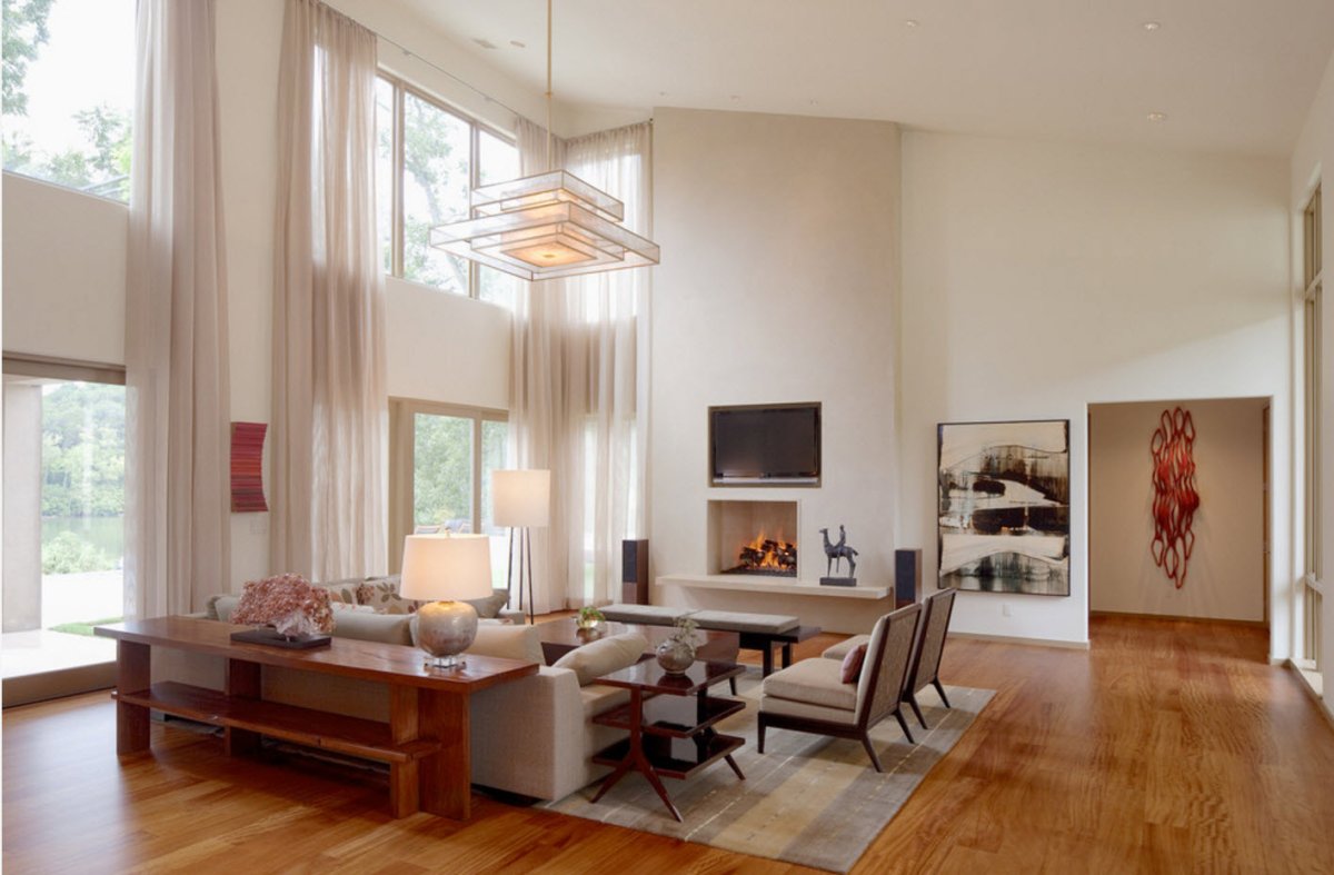 Шторы на панорамные окна в гостиной