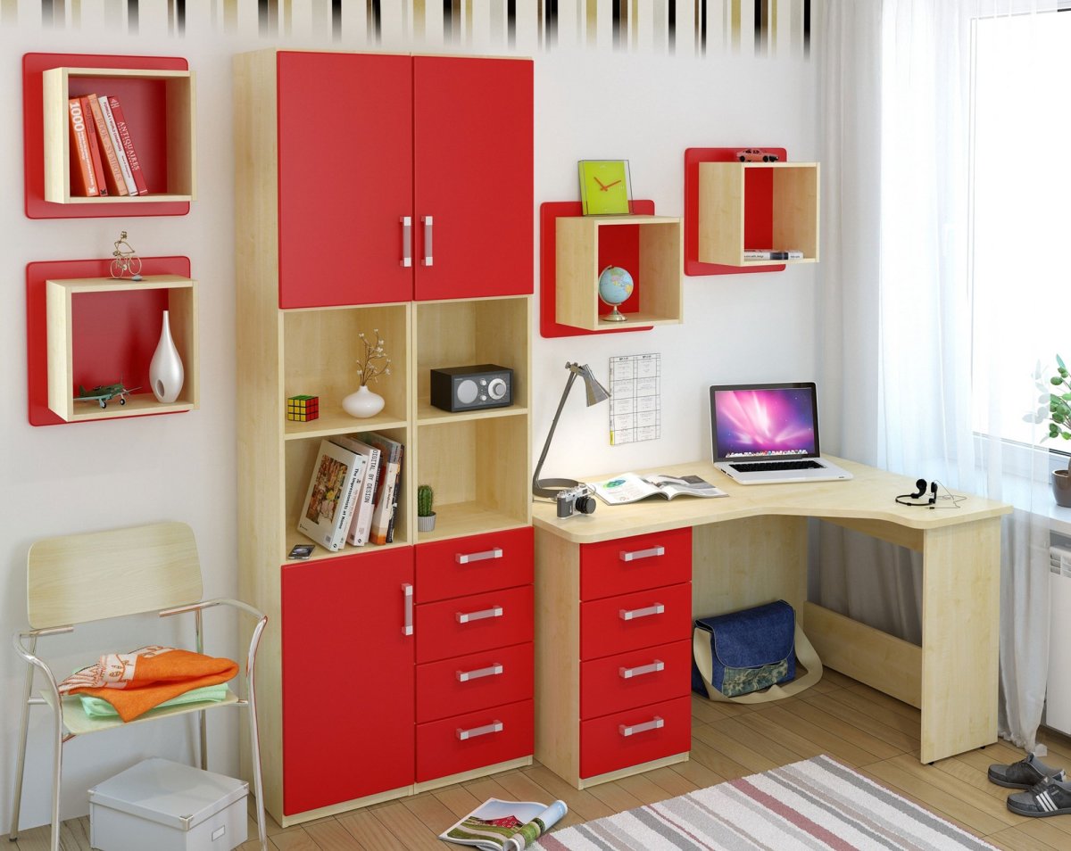 Небольшой школьный уголок для девочки