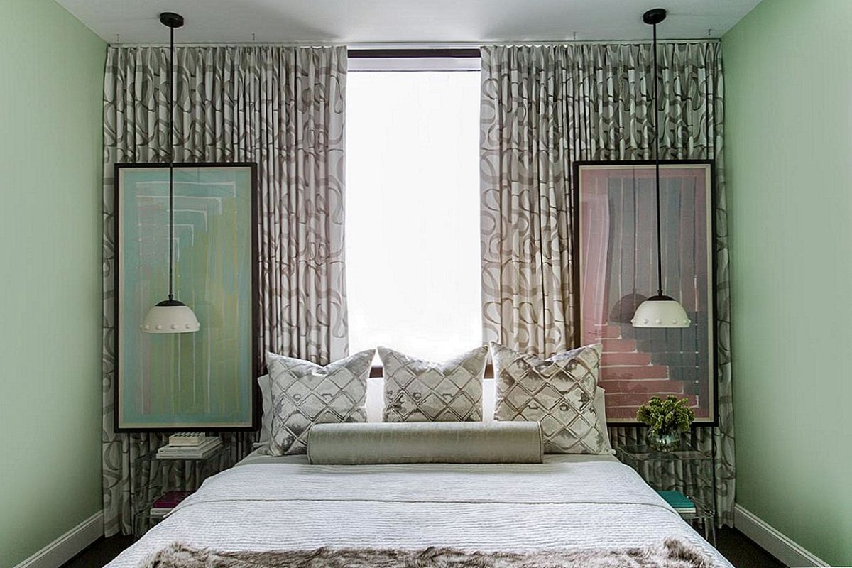 Спальня с окном в изголовье