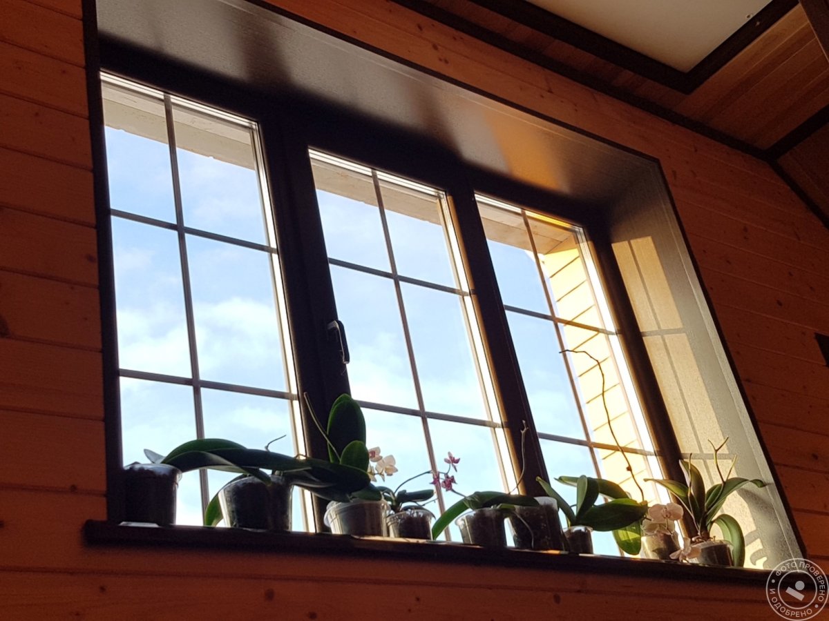 Балконы с деревянными откосами