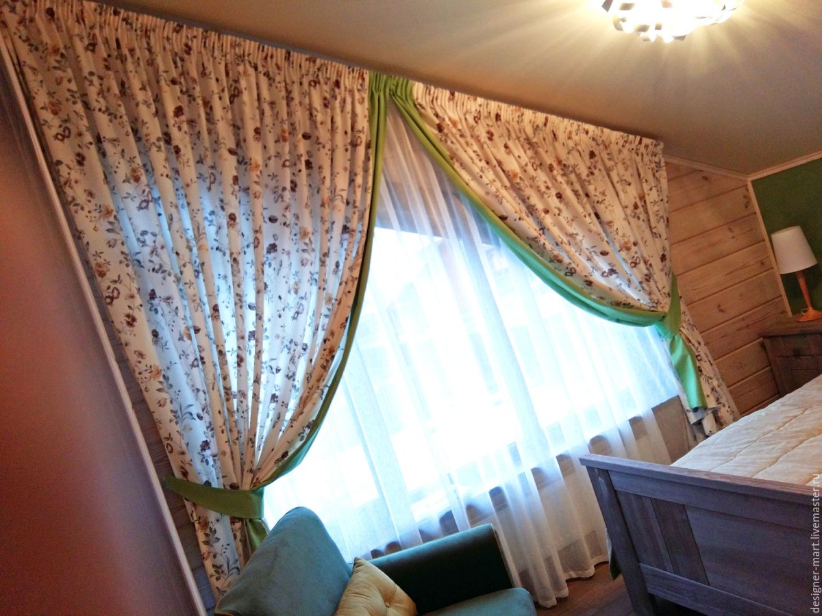 Шторы в спальню на мансардное окно