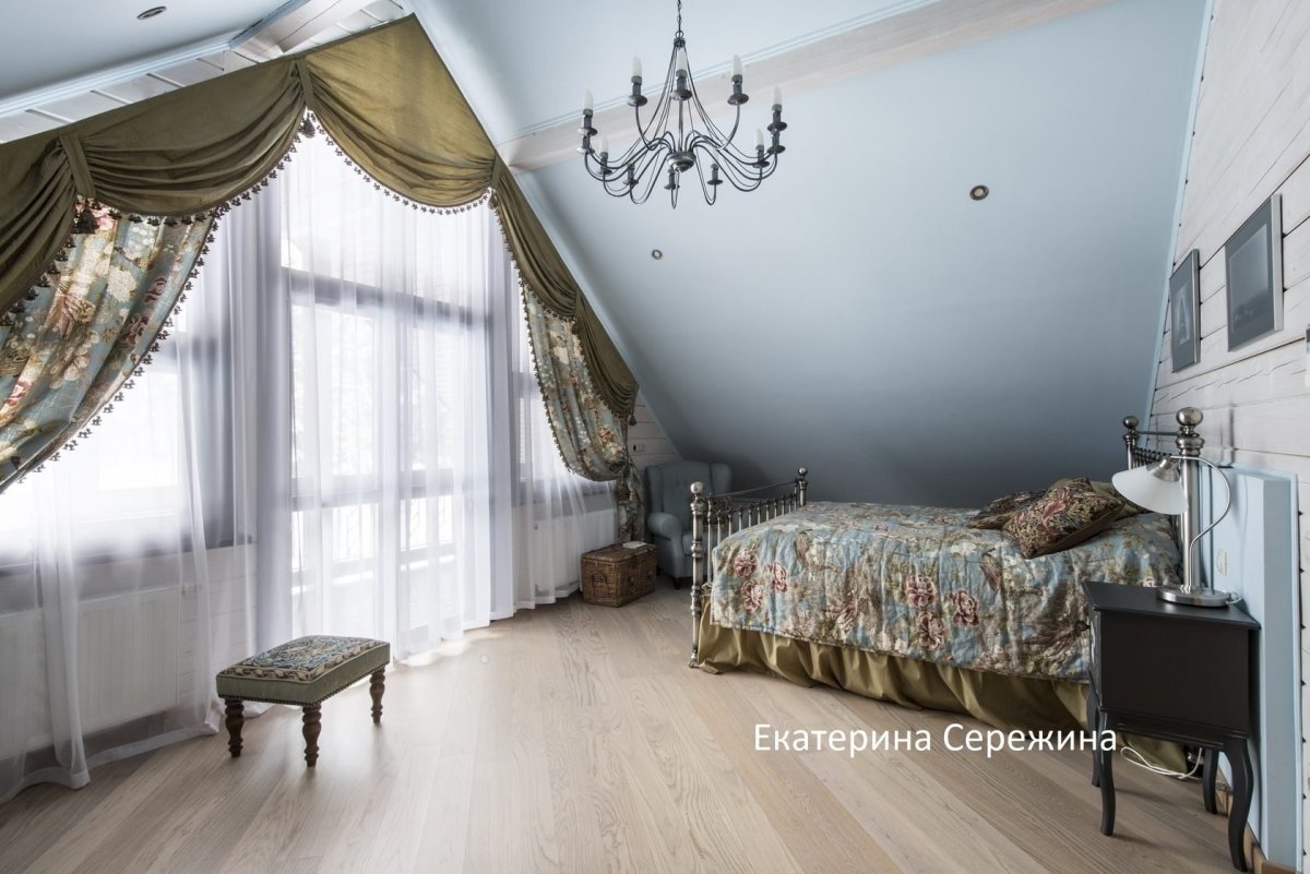 Шторы в спальню на мансардное окно