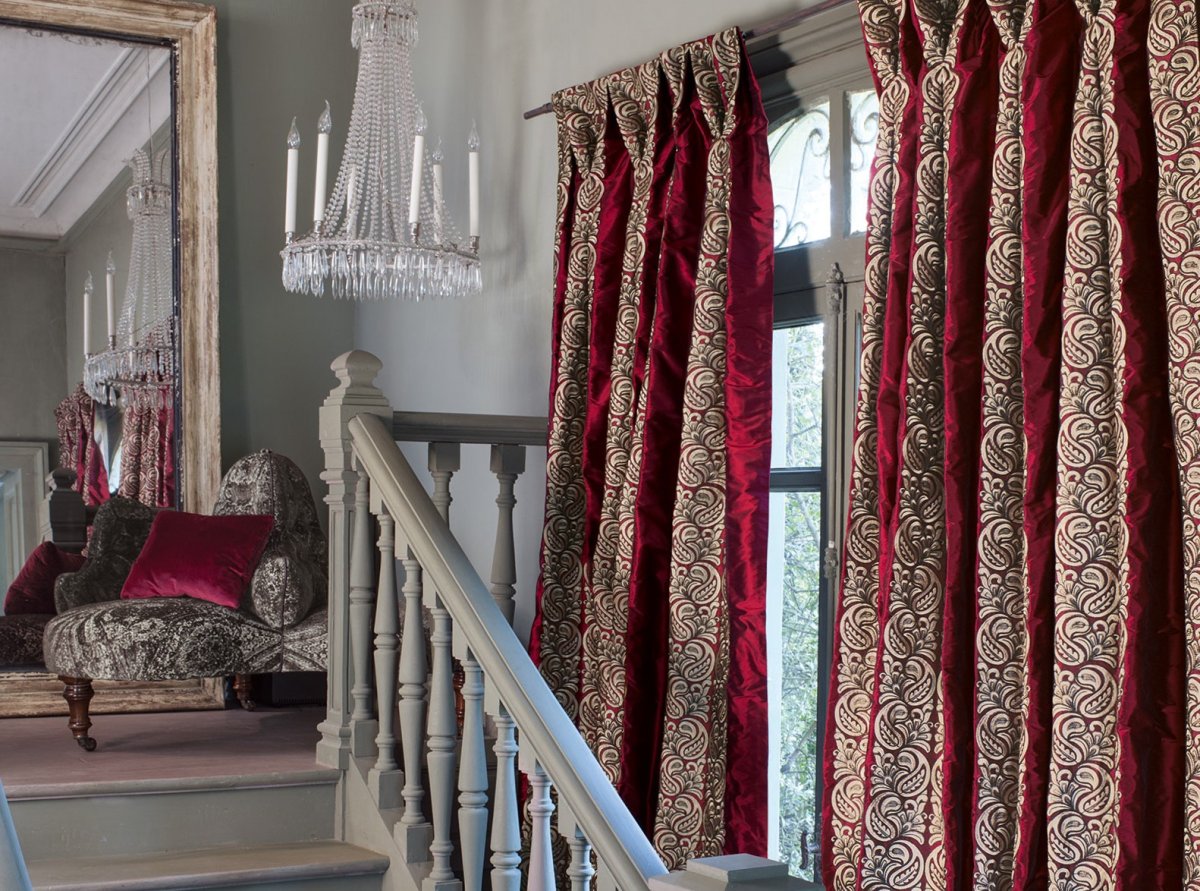 Шторы на лестничное окно