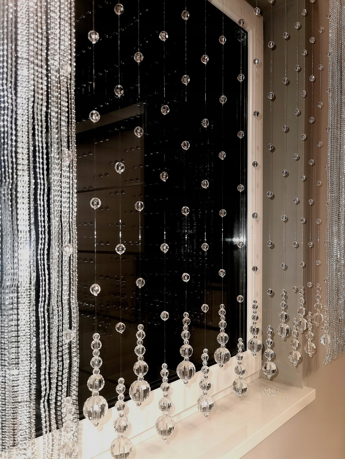 Шторы из бусин на кухню