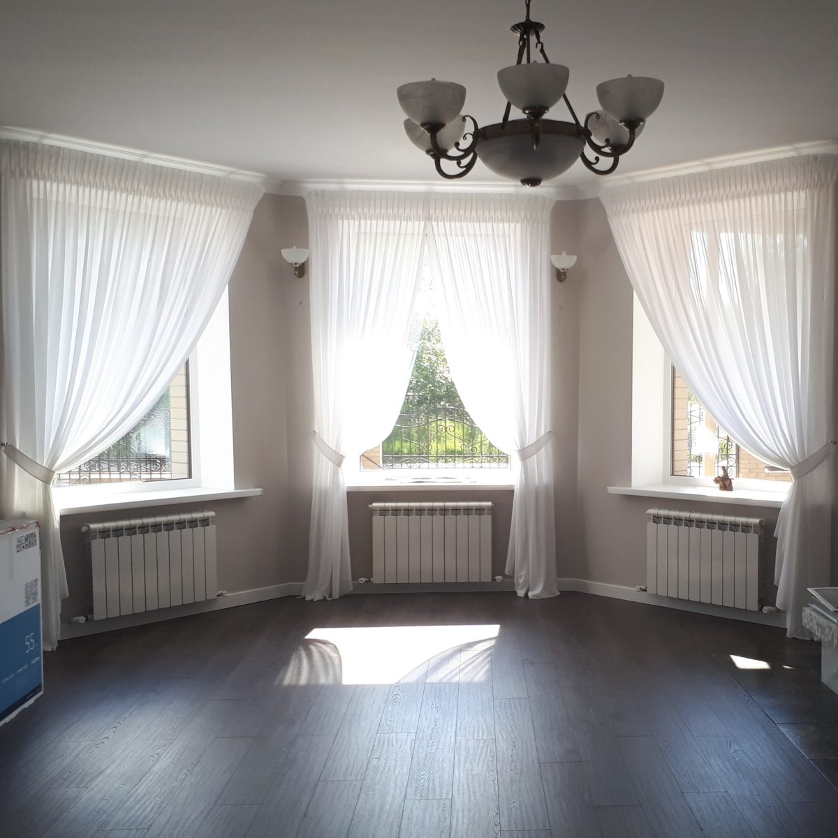 Простые шторы в интерьере