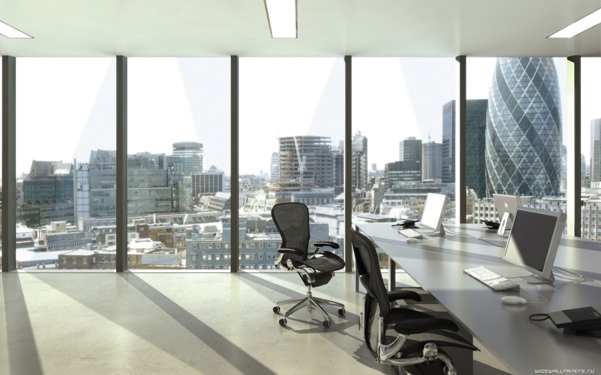 Большое окно в офисе