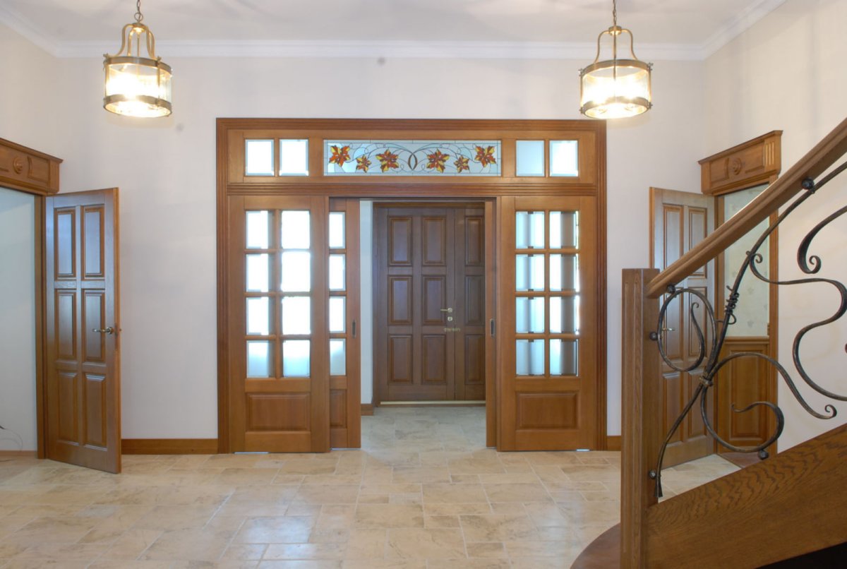 Дверной проем с фрамугой