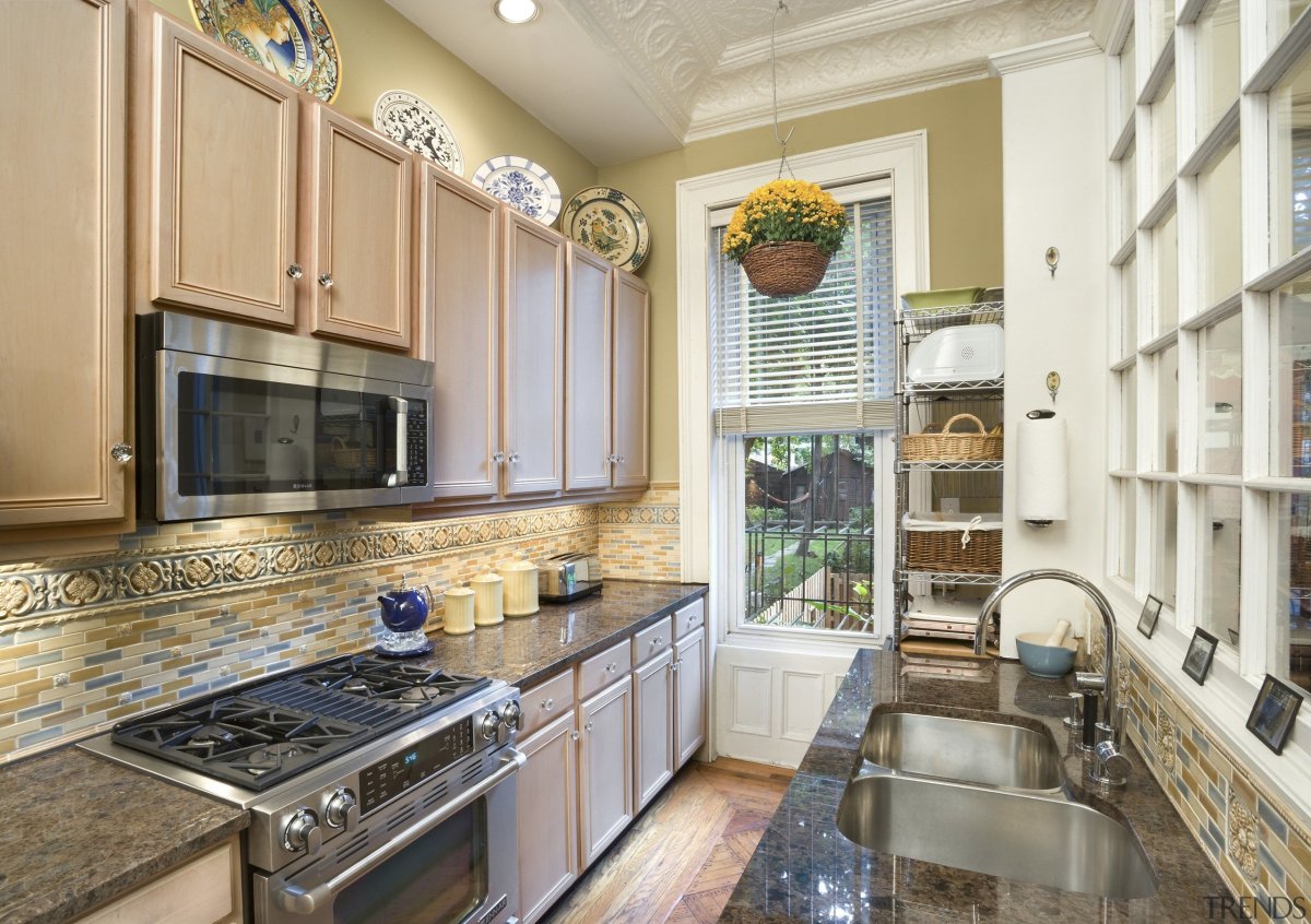 Римская штора эркер