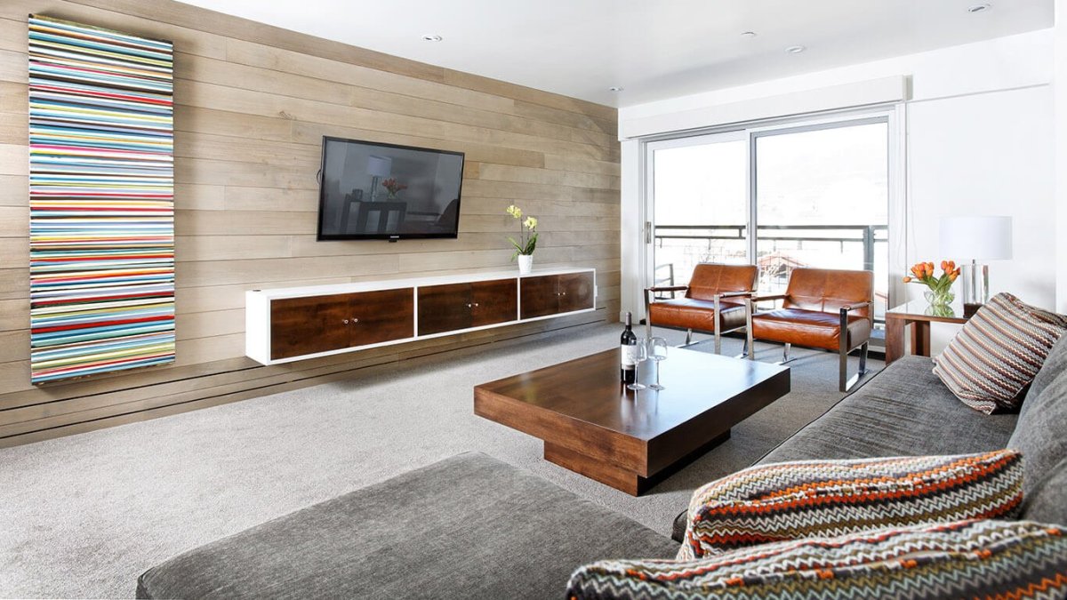 Отделка комнаты ламинатом