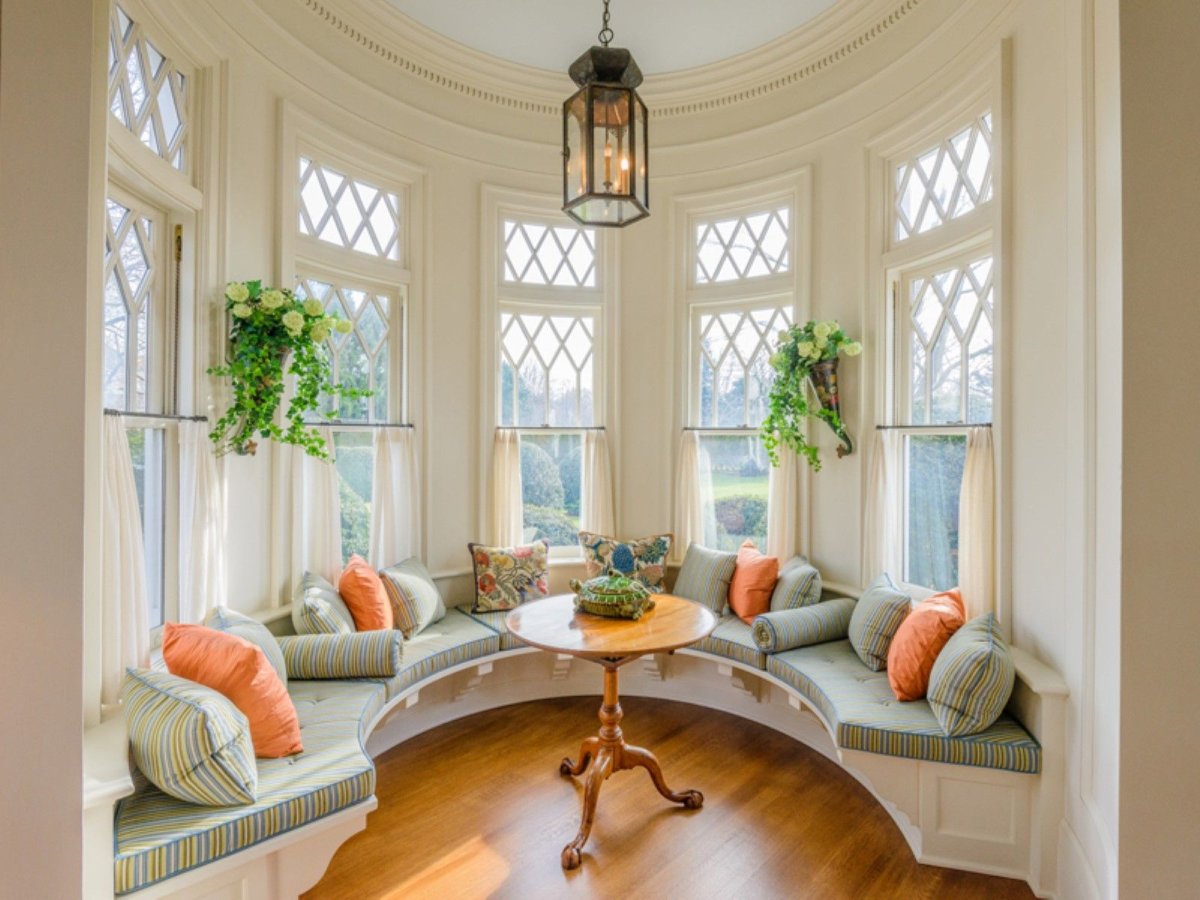 Альков в эркере