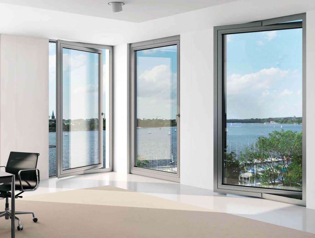 Красивые темные окна в интерьере