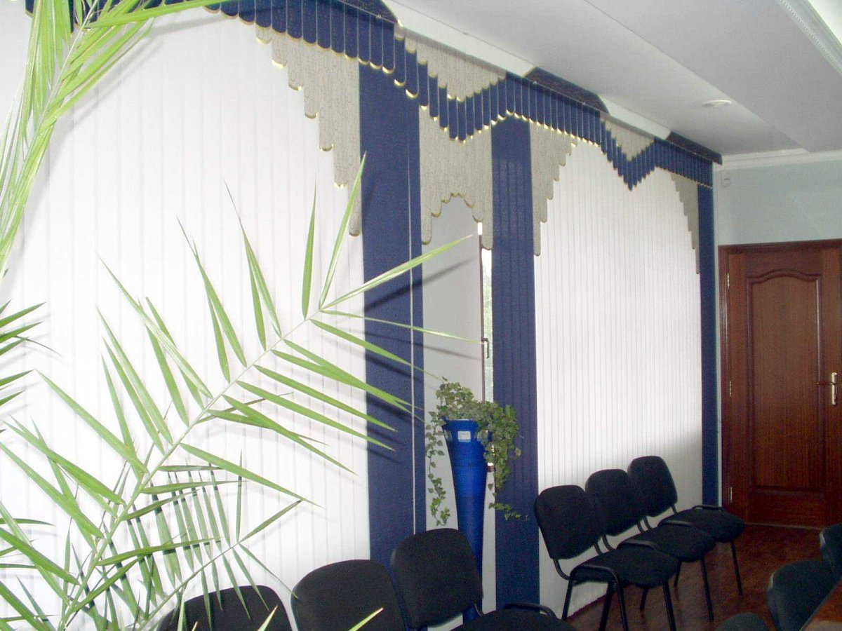 Шторы на треугольные мансардные окна