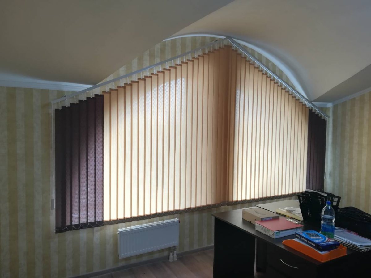 Вертикальные жалюзи под углом