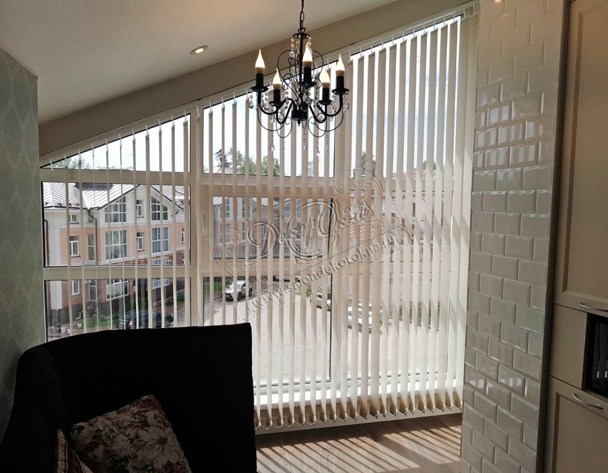 Вертикальные жалюзи на мансардные окна