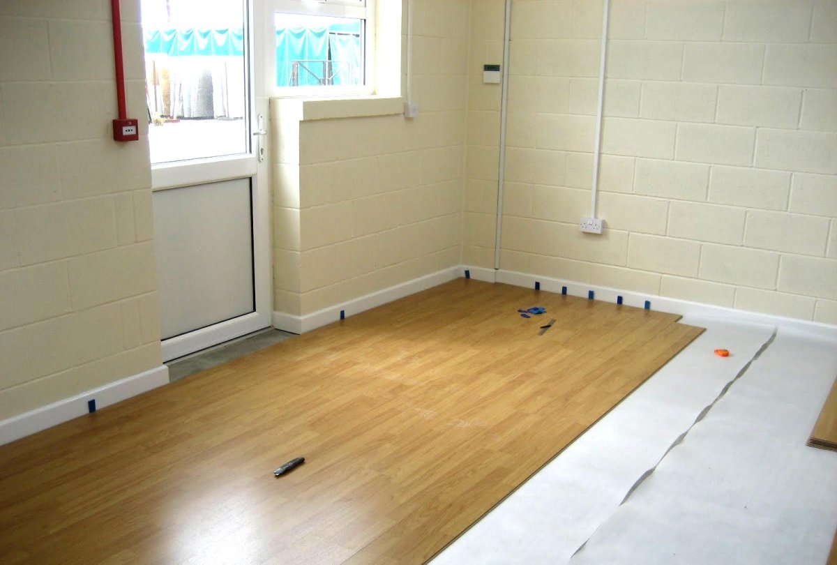 Горизонтально уложить ламинат