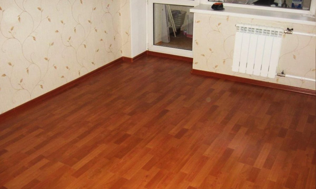 Ламинат вдоль