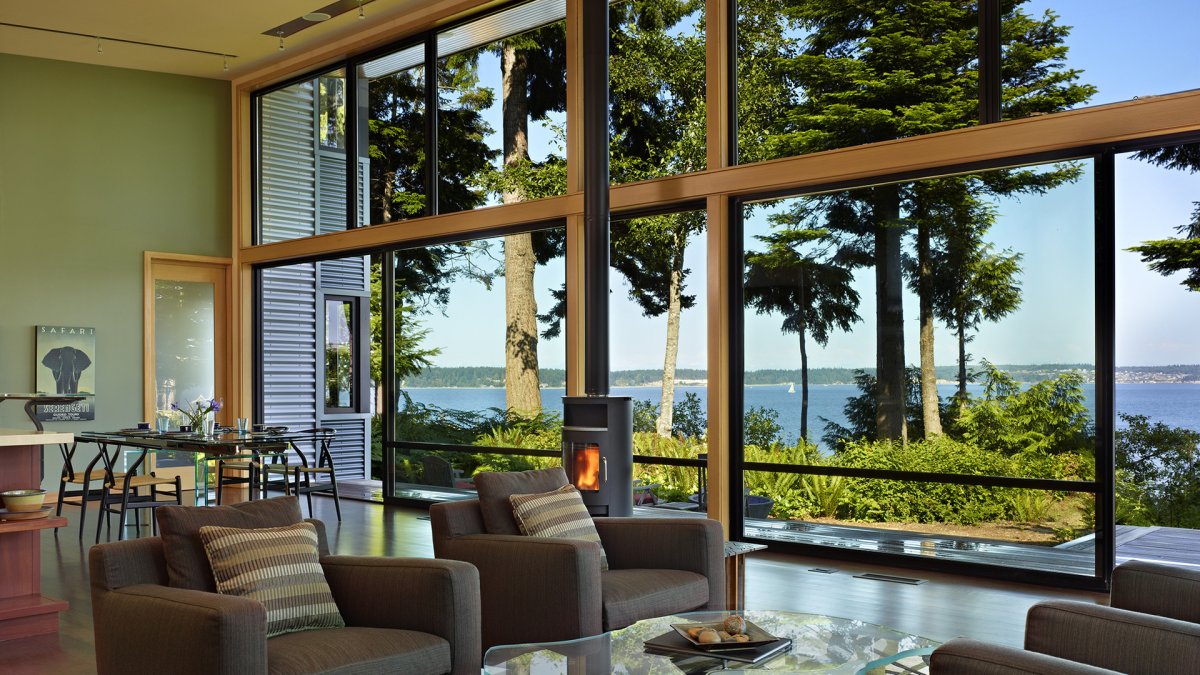 Высокие панорамные окна