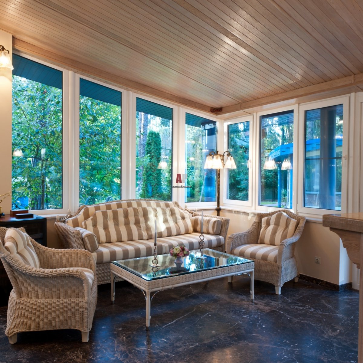 Веранда с французскими окнами