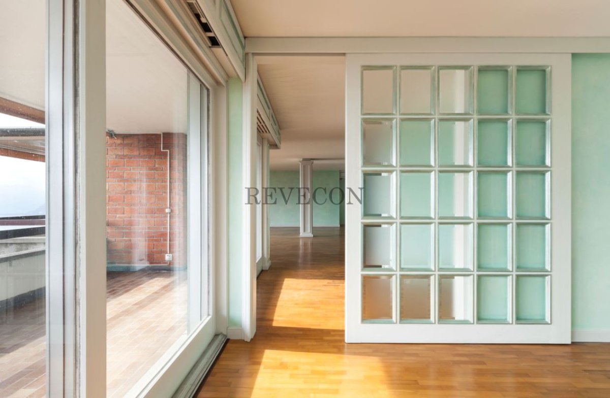 Витраж в интерьере квартиры