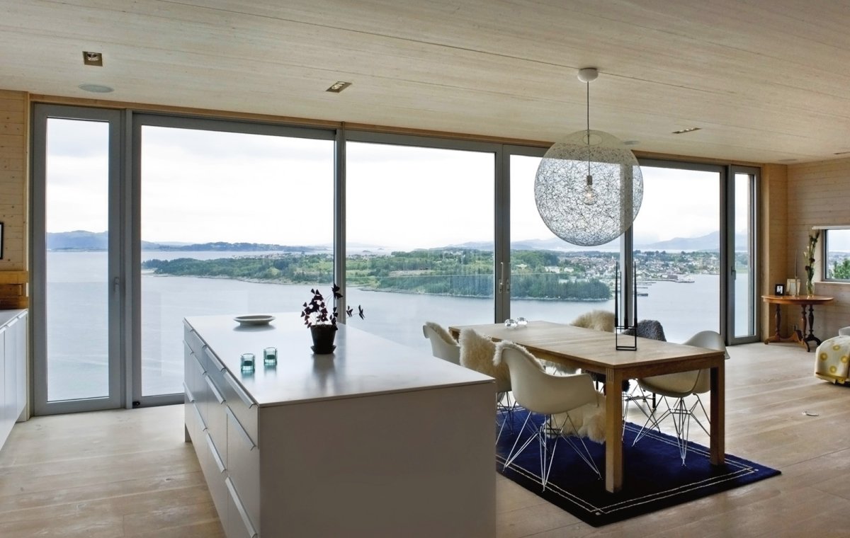 Финский дом с панорамными окнами