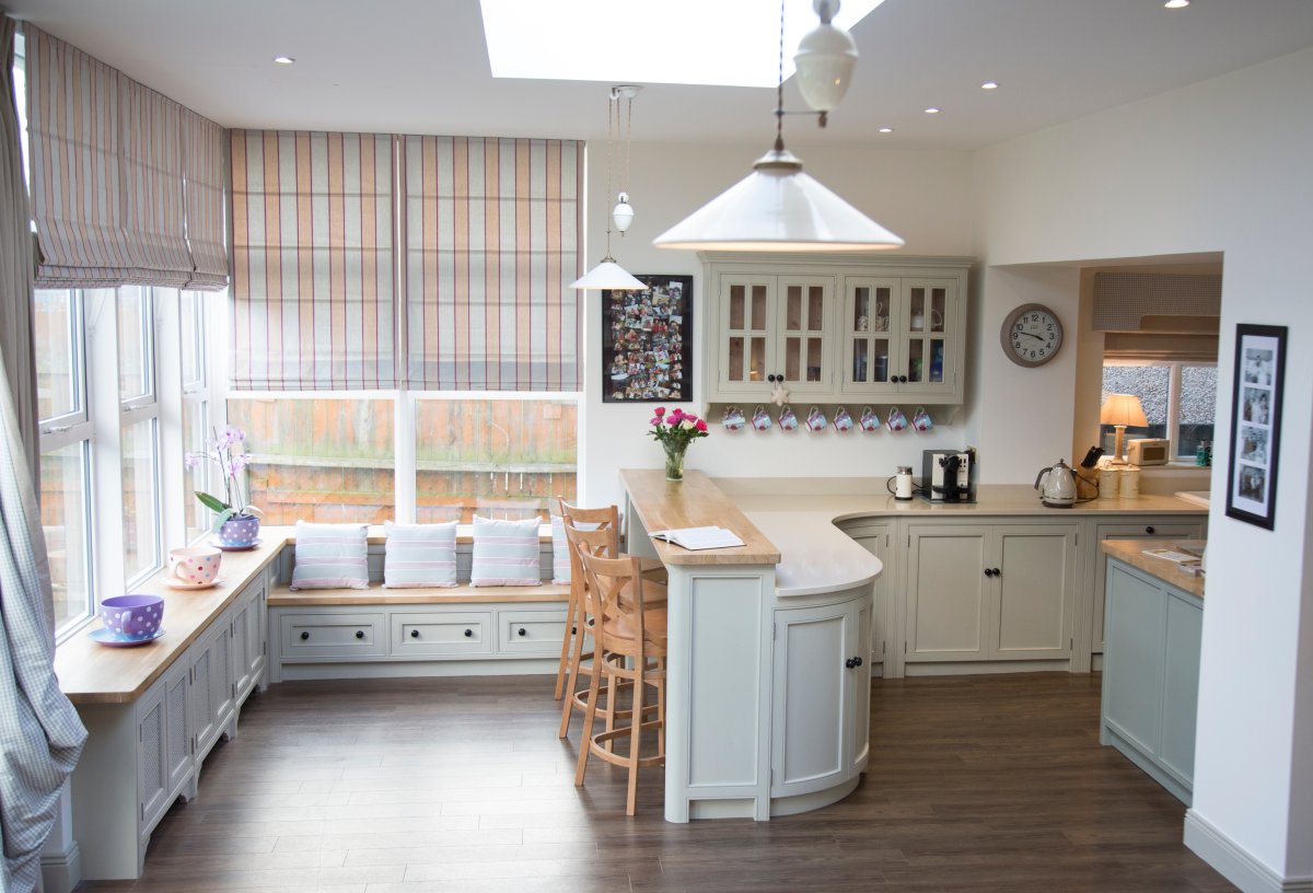 Барная стойка в эркере