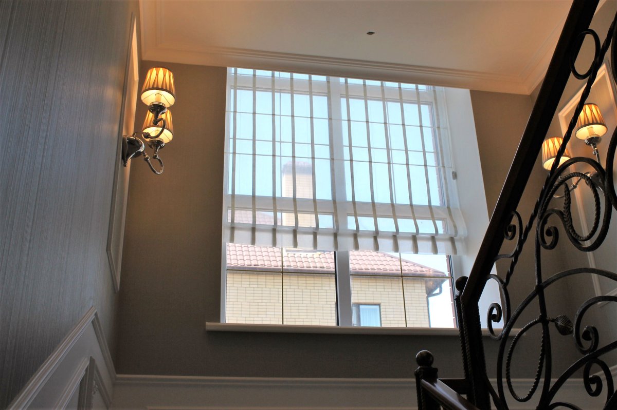 Окно на лестничном марше