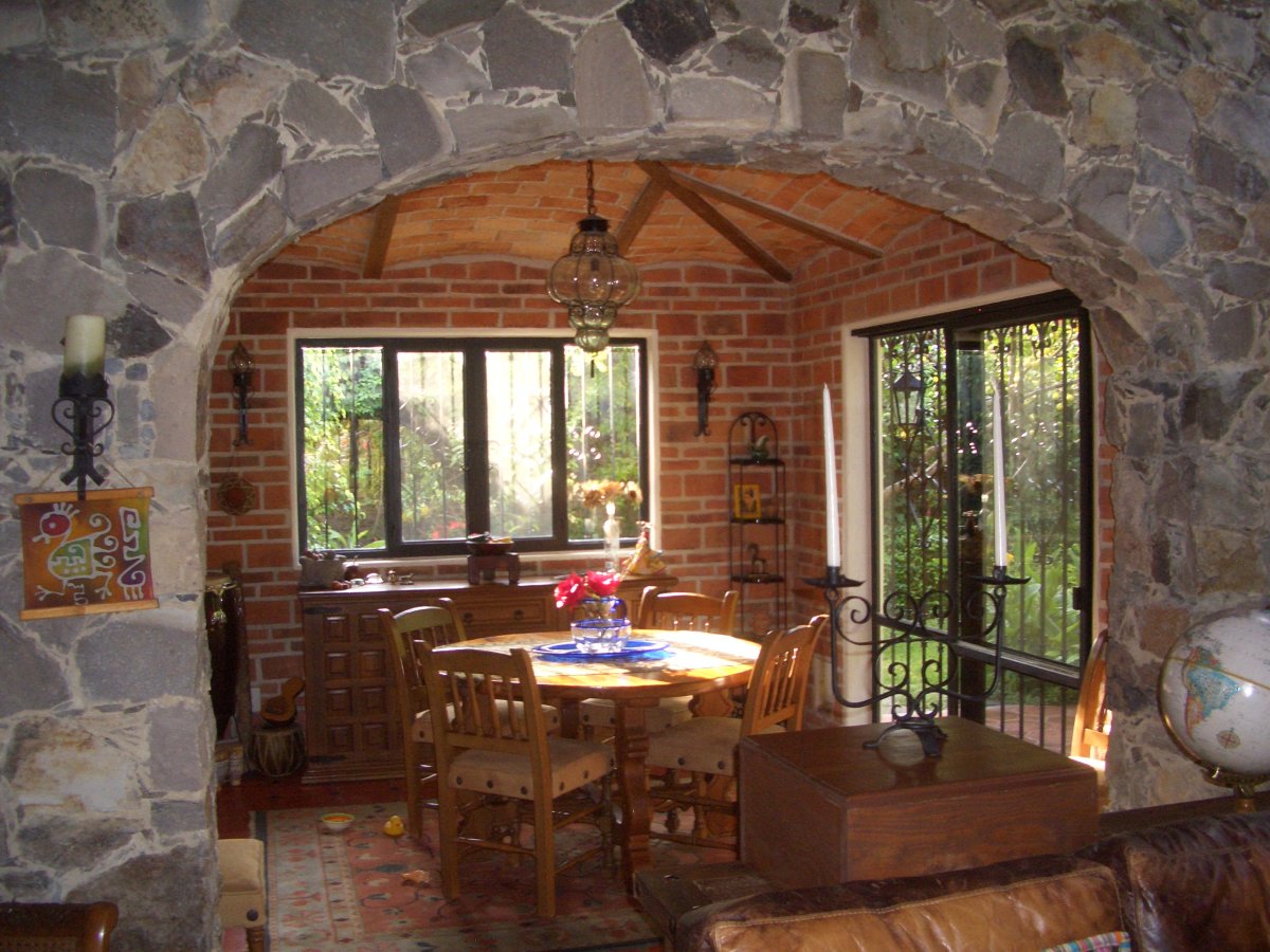 Арка из дикого камня