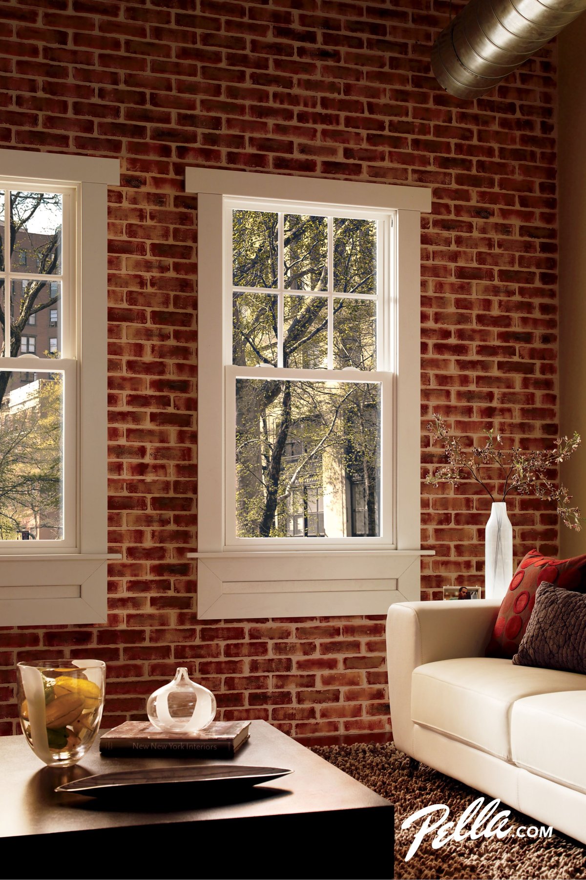 Декоративный кирпич у окна