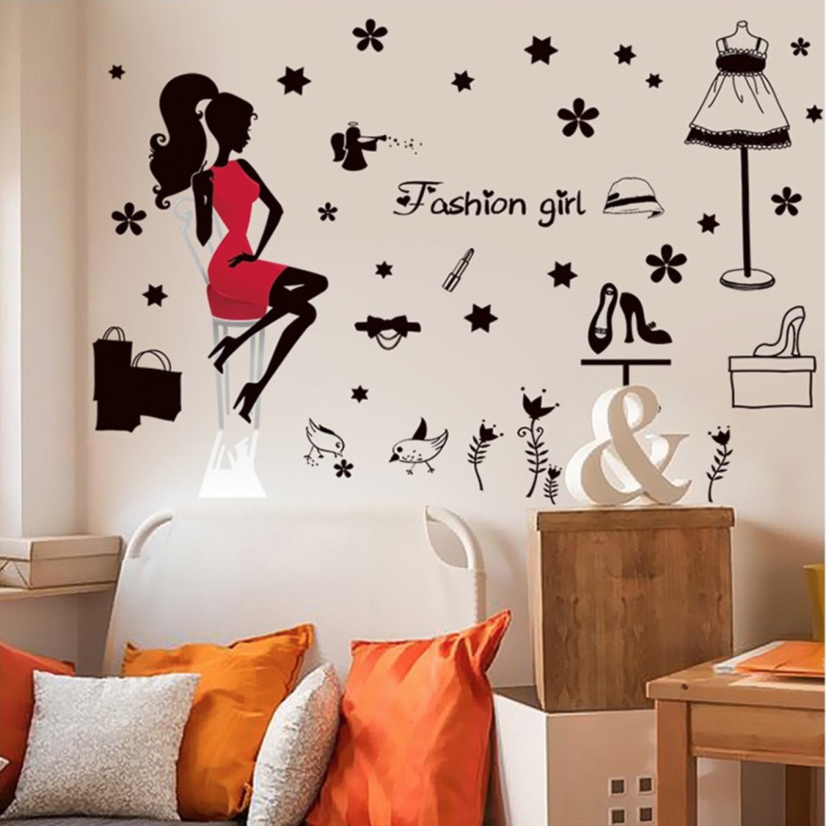 Наклейки на стену