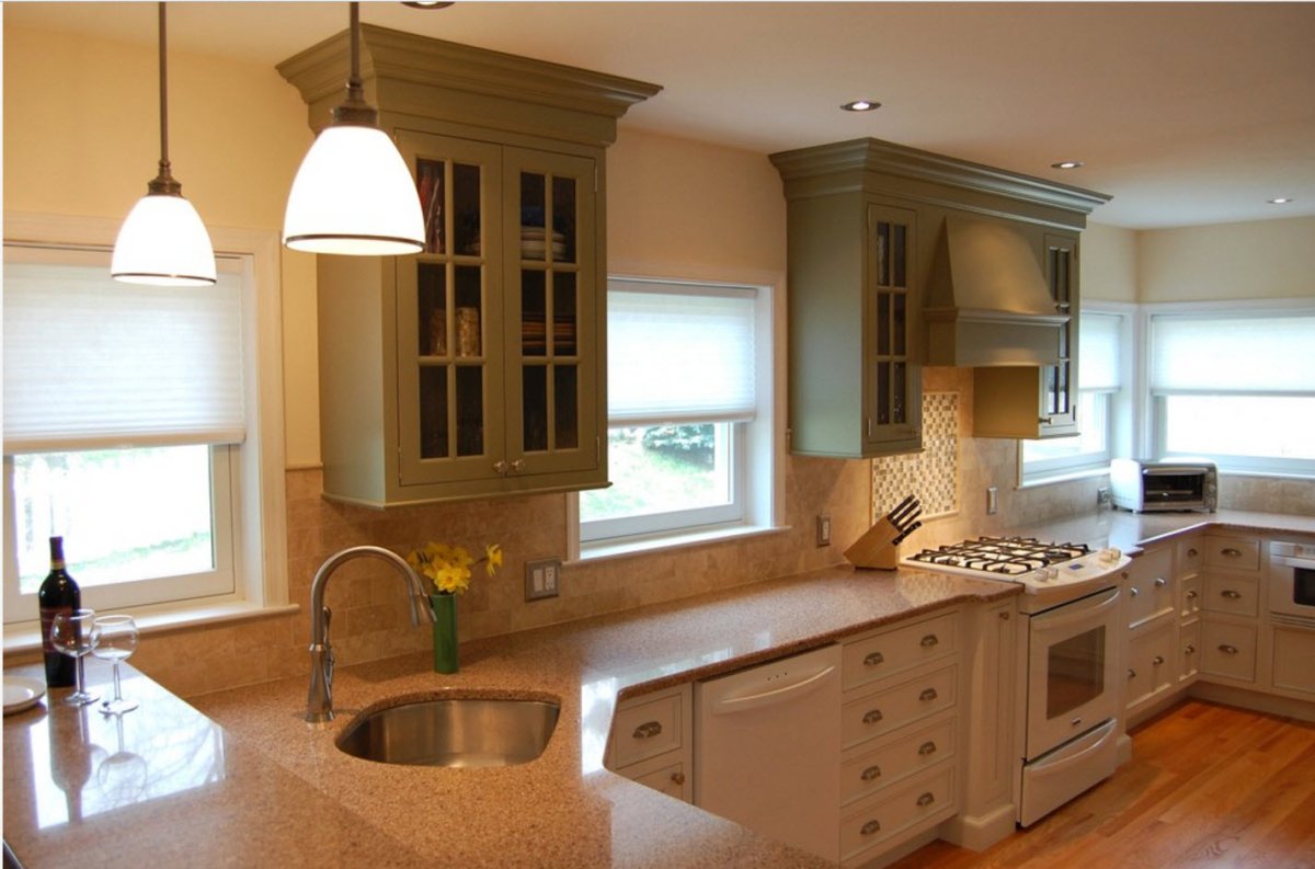 Кухни угловые с окном в доме