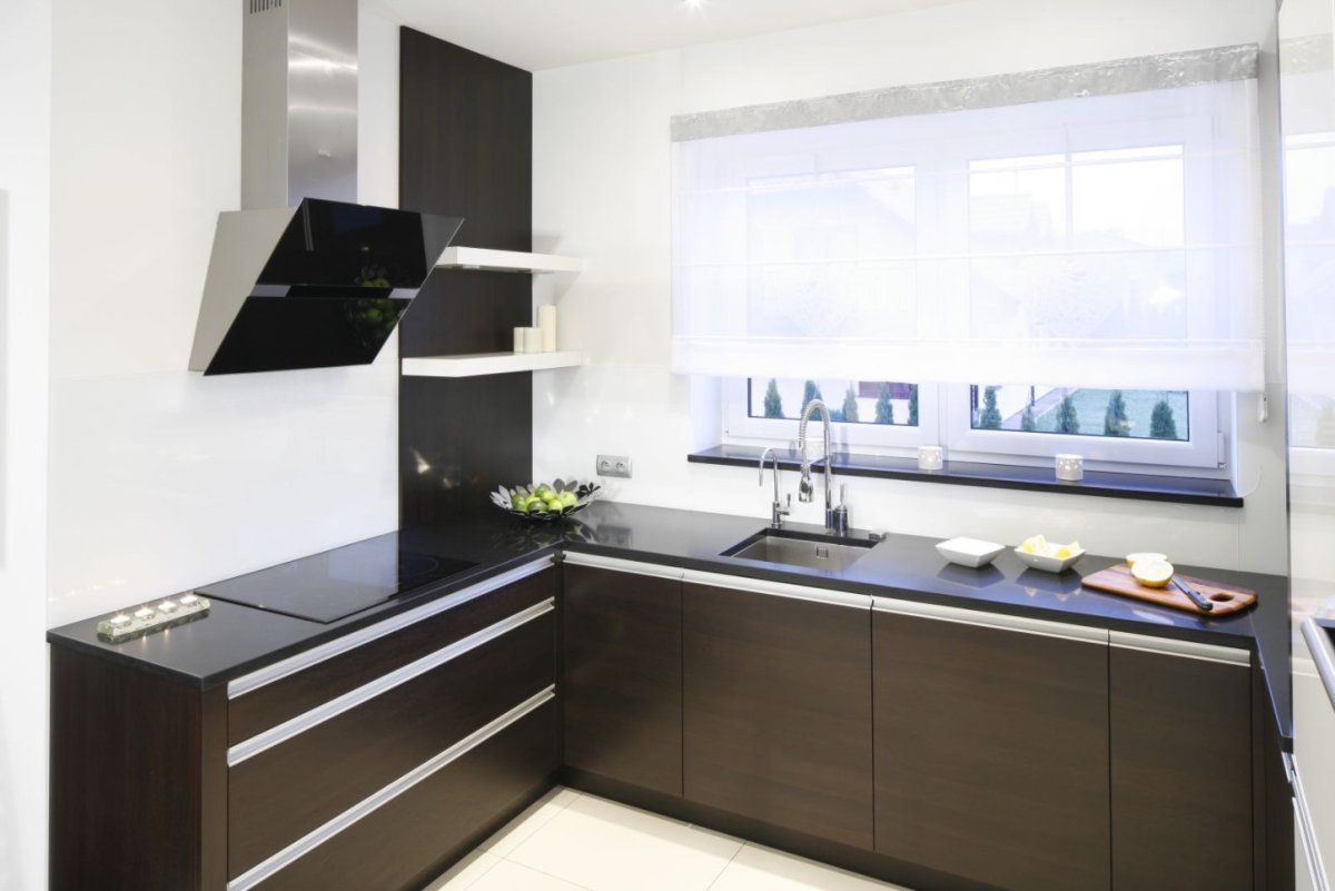 Кухонный гарнитур без верхних шкафов