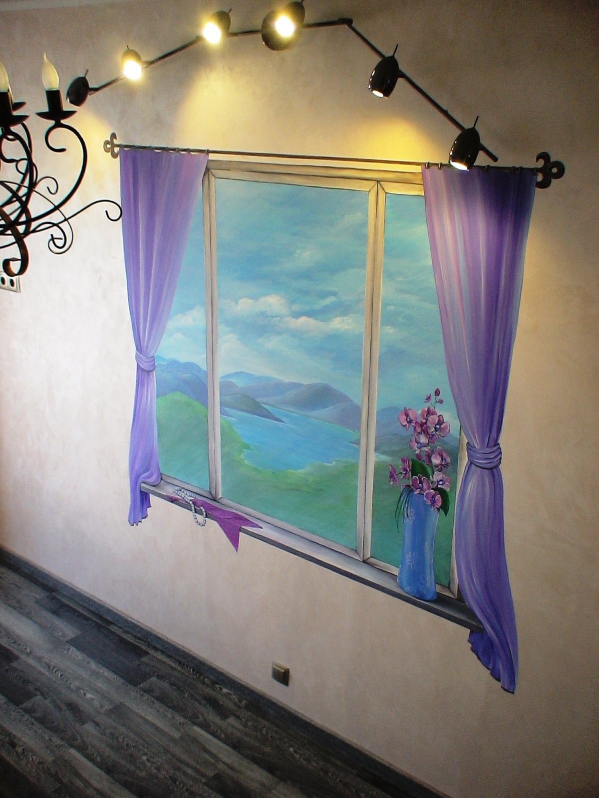 Имитация окна в интерьере