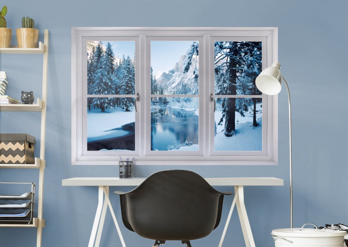 Нарисованное окно на стене