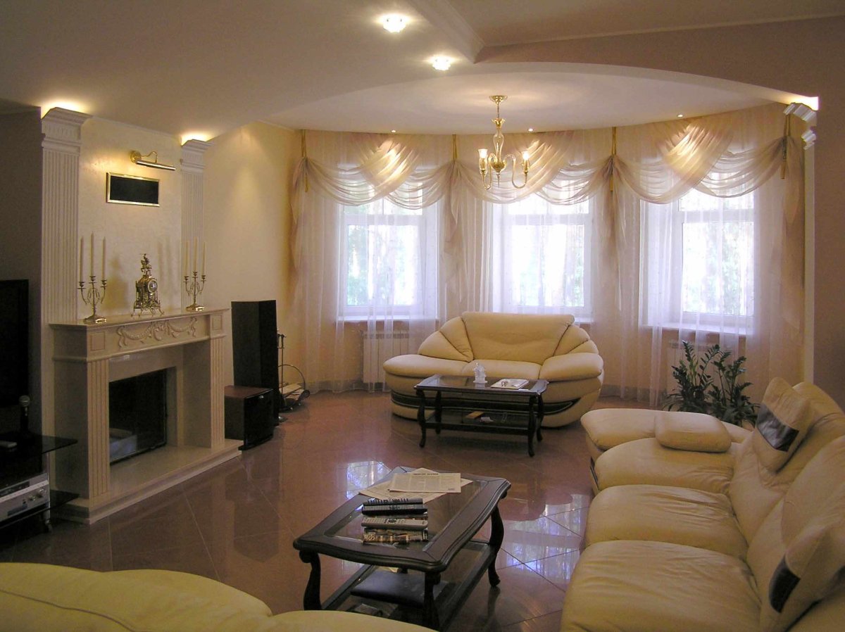 Интерьер зала в частном доме