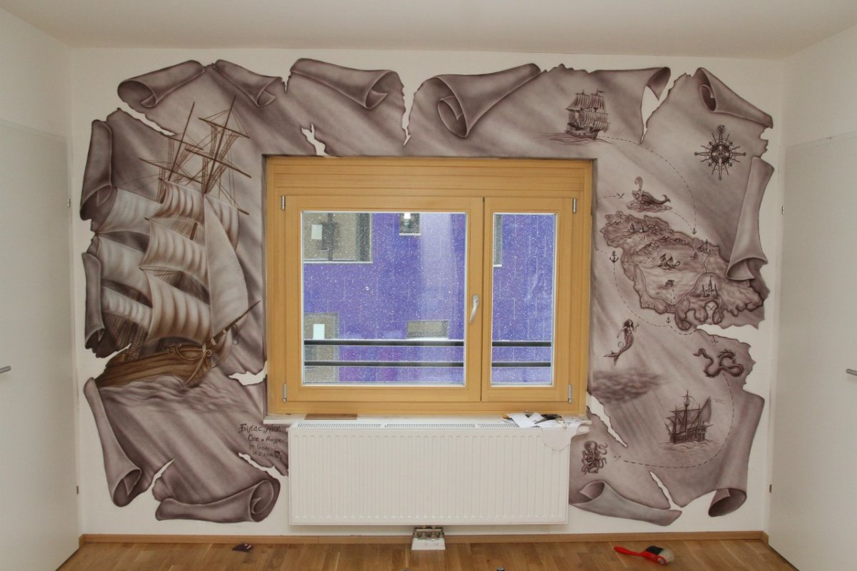 Роспись стен вокруг окна