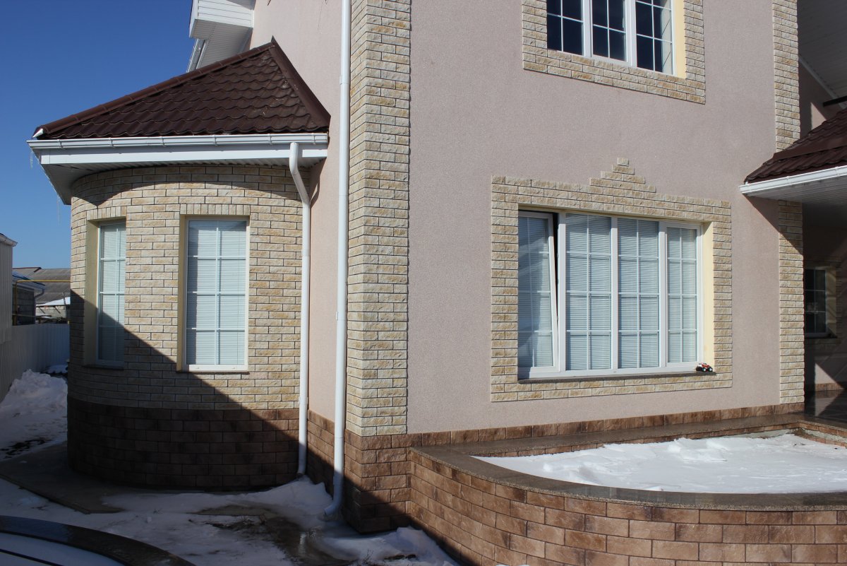 Фпсал с коричневым окнами