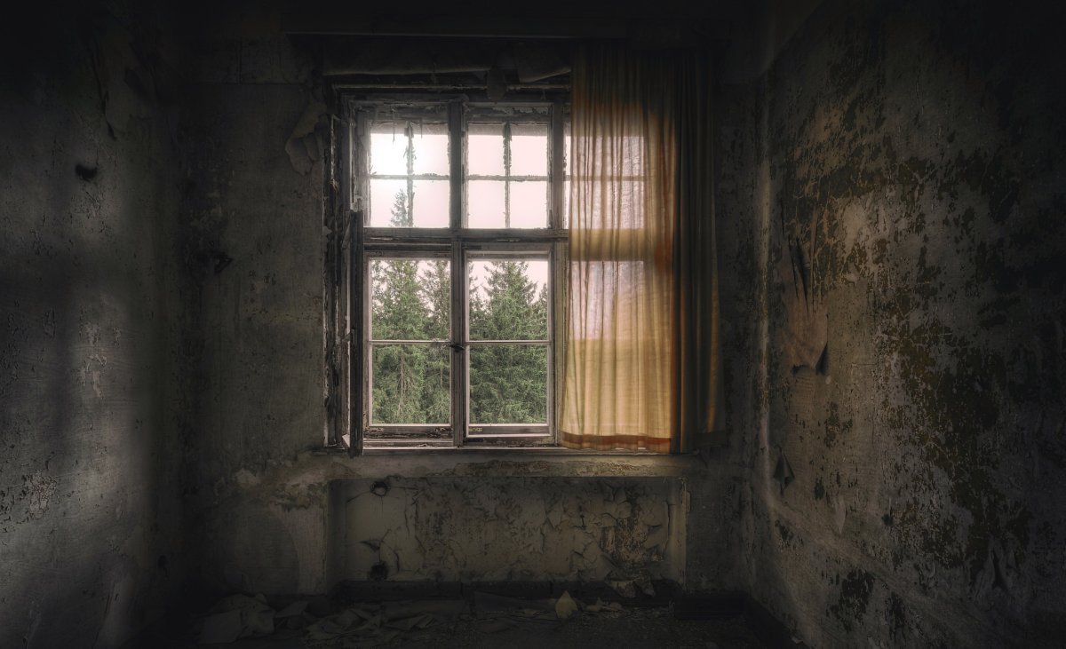 Старое окно изнутри