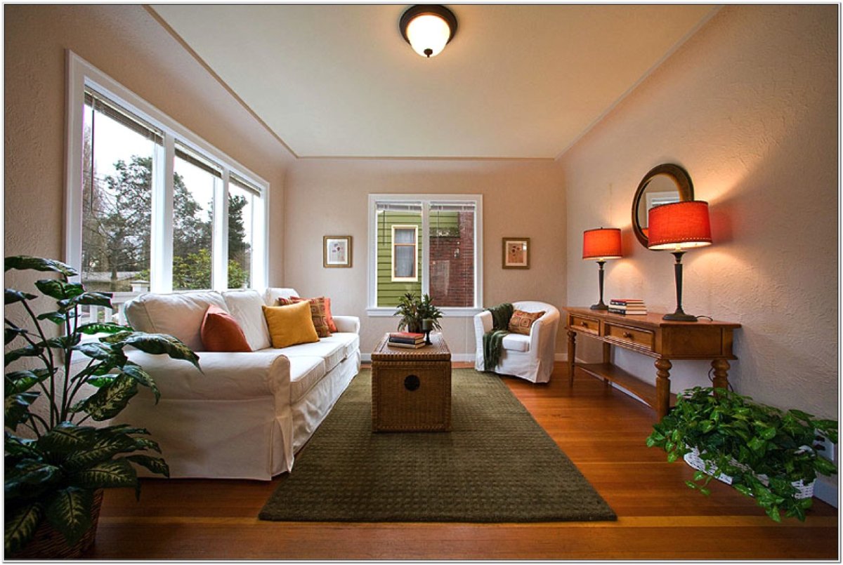 Длинная узкая комната