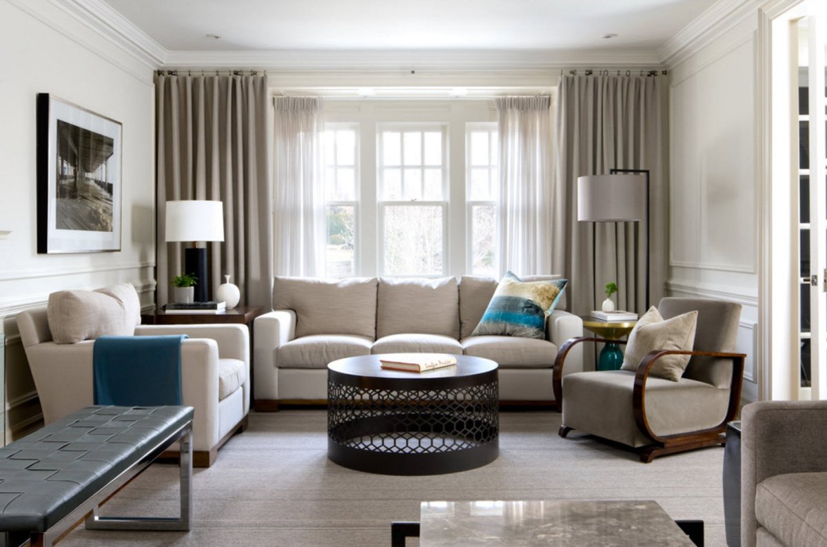 Гостиная с эркером