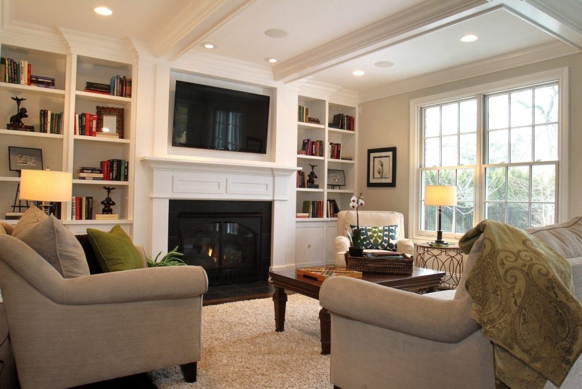 Интерьер длинной гостиной