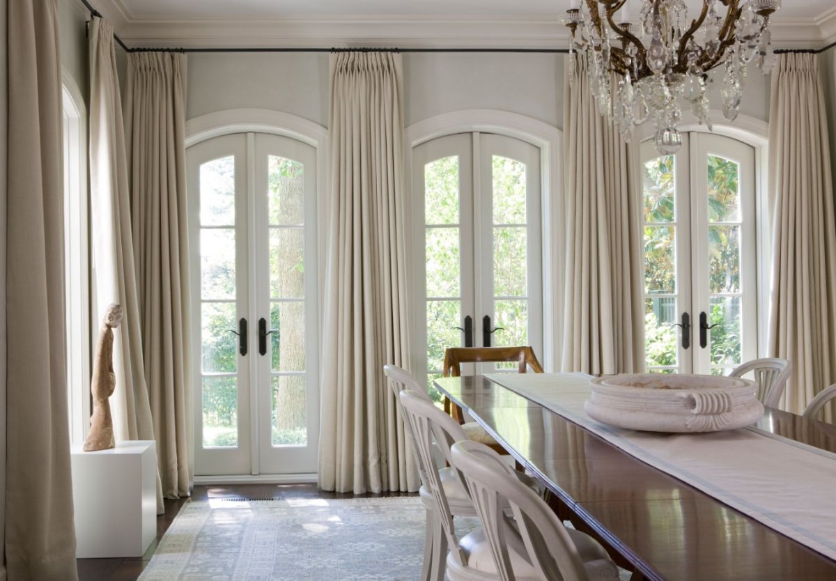 Витражные окна в гостиной