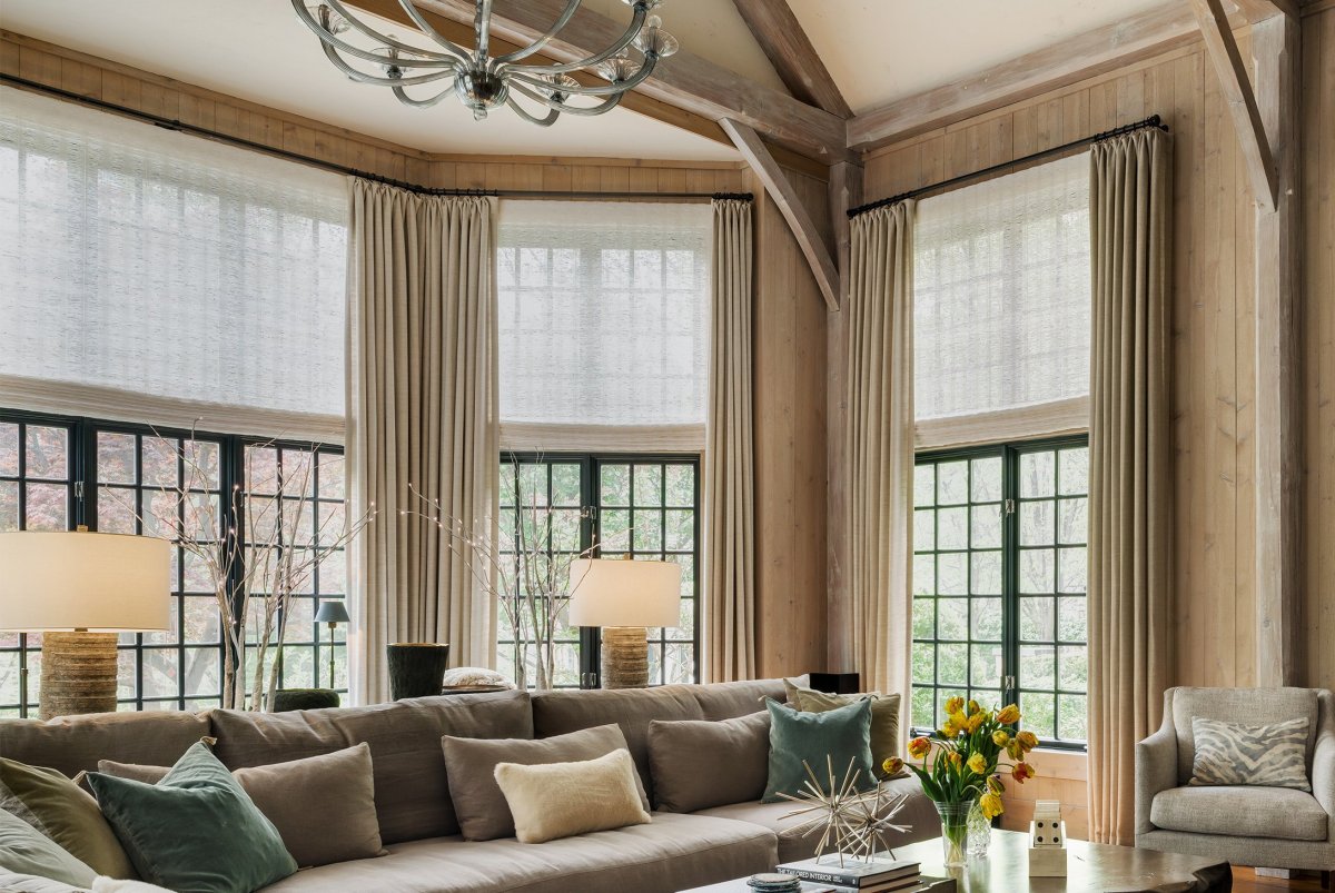 Зал с панорамными окнами