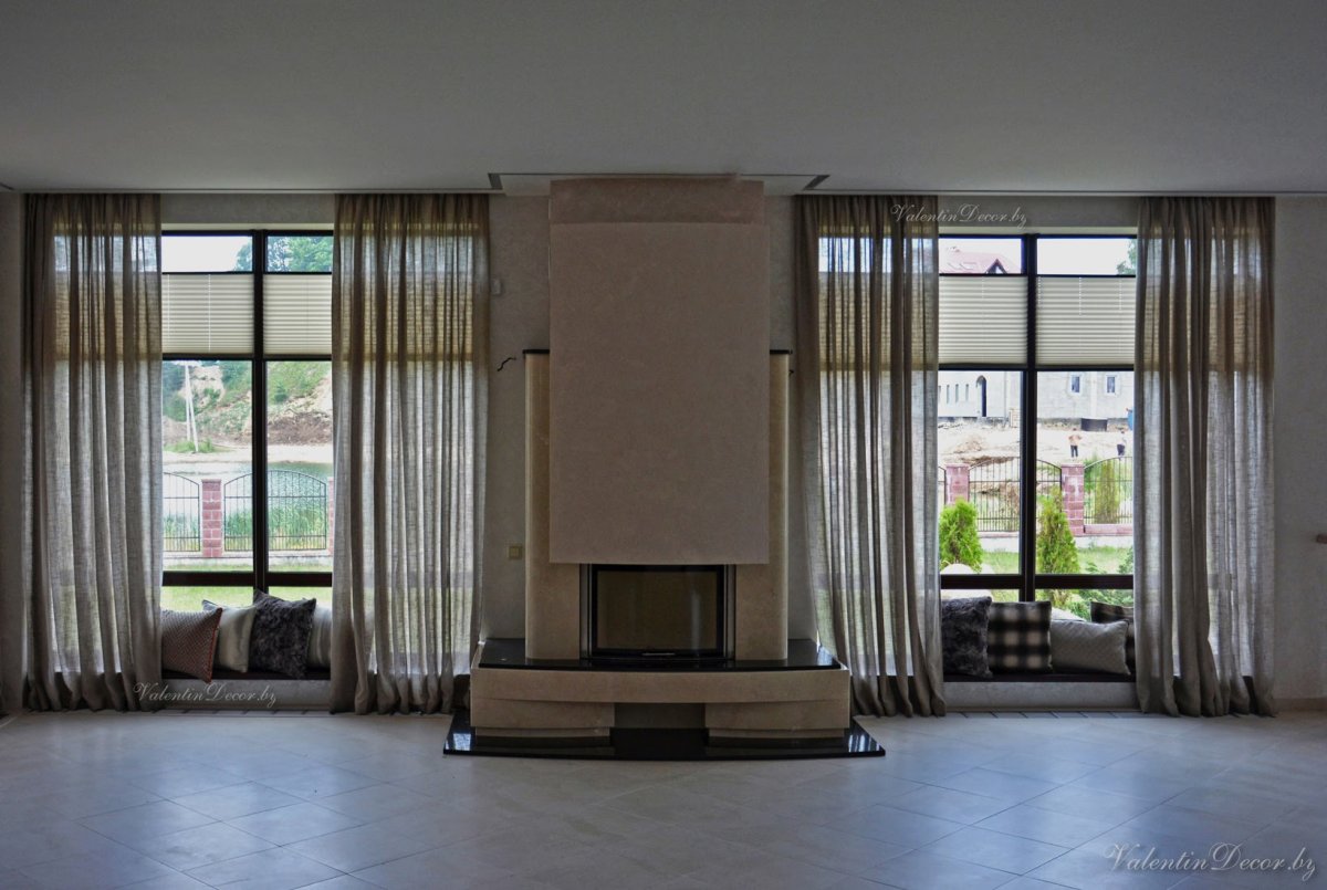 Карниз на половину окна