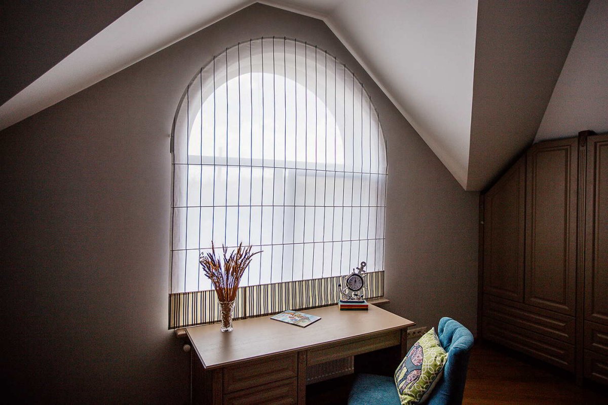 Карниз для арочного окна