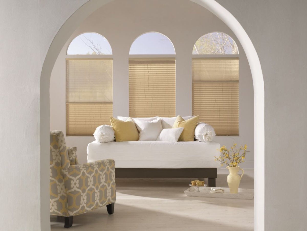 Жалюзи на полукруглое окно