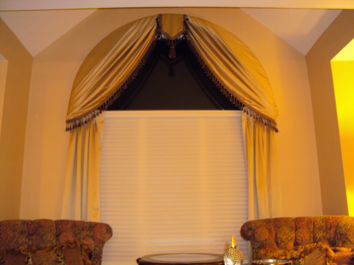 Римская штора в гостиной